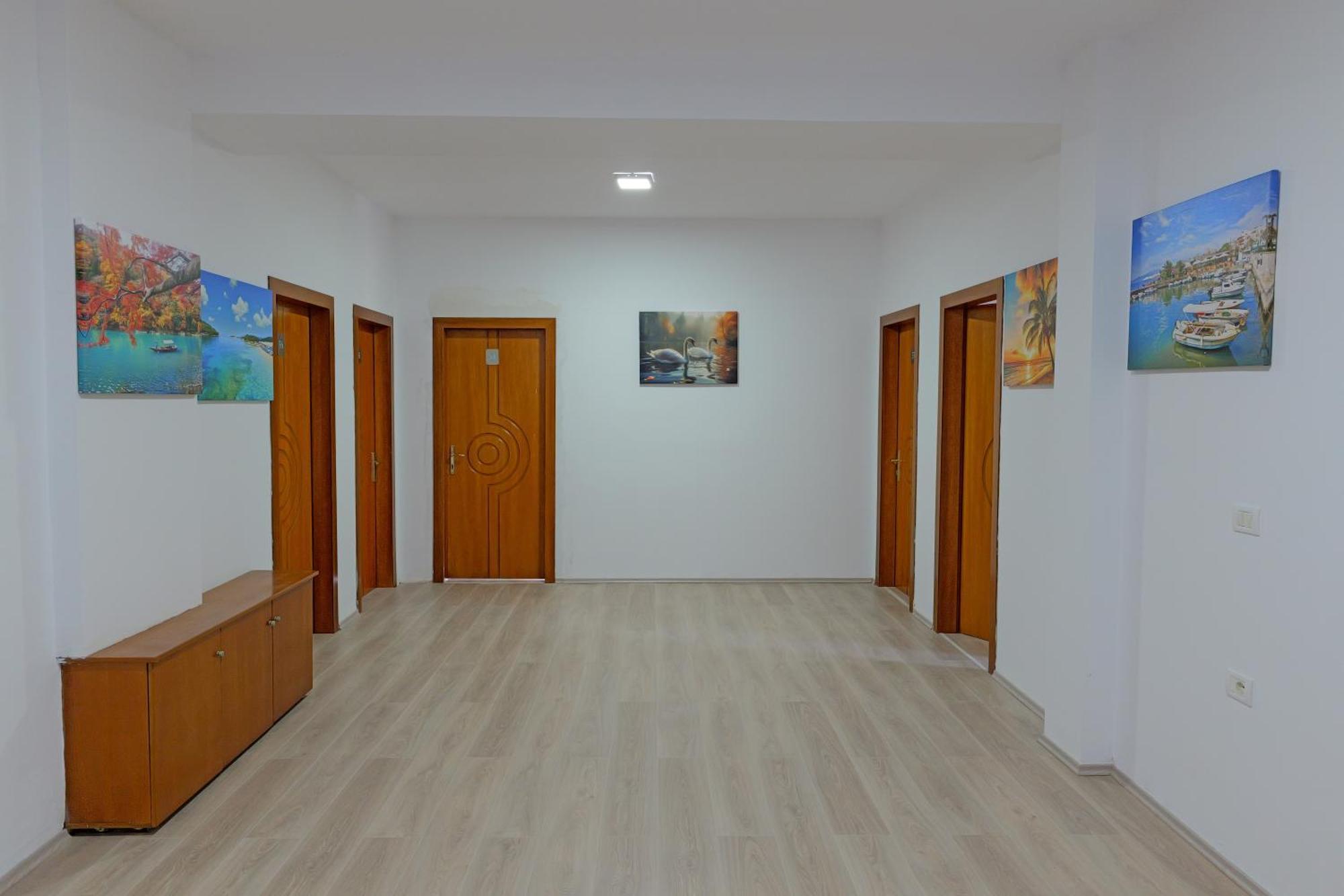 Hotel Holiday Саранда Экстерьер фото