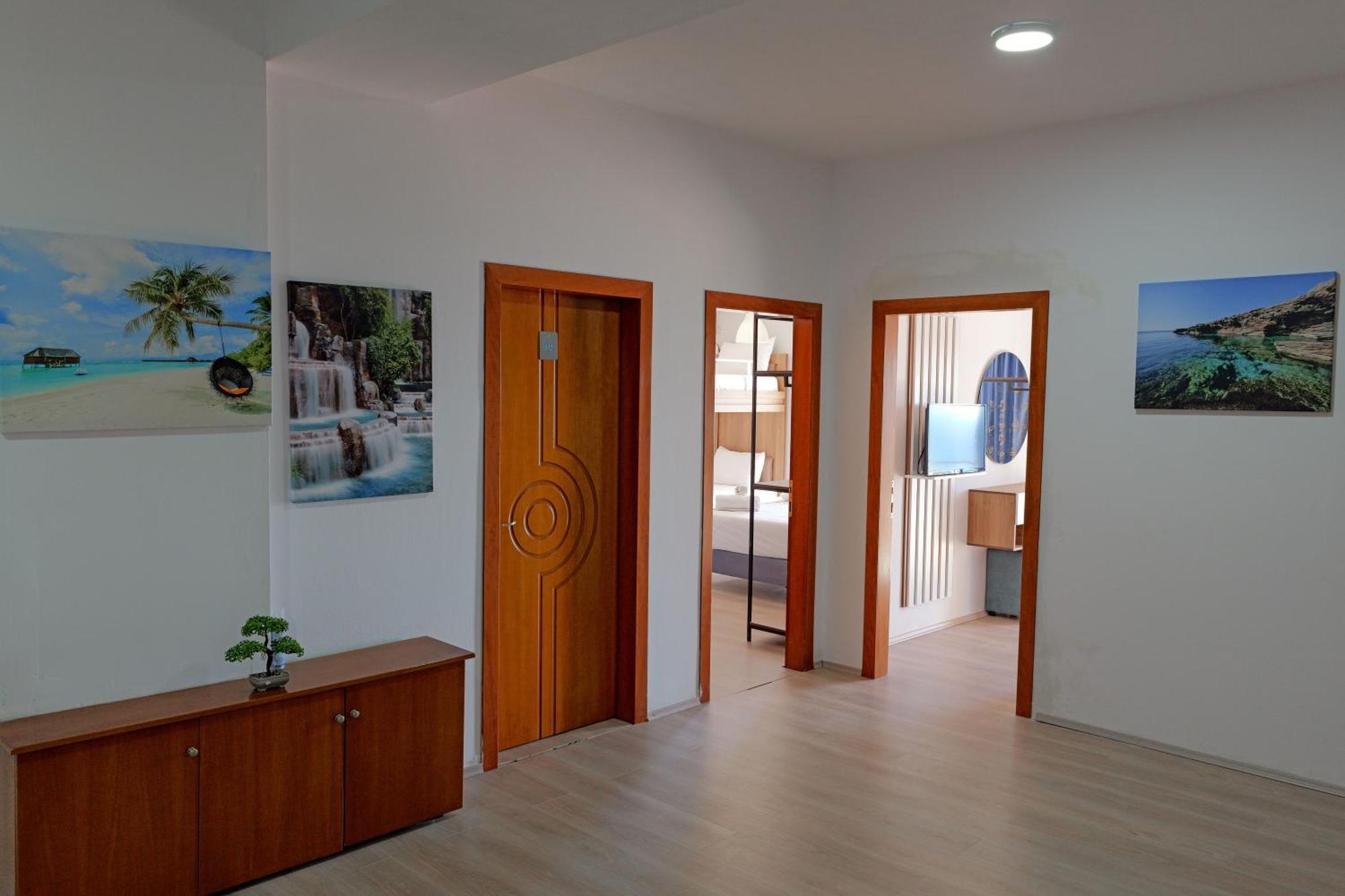 Hotel Holiday Саранда Экстерьер фото