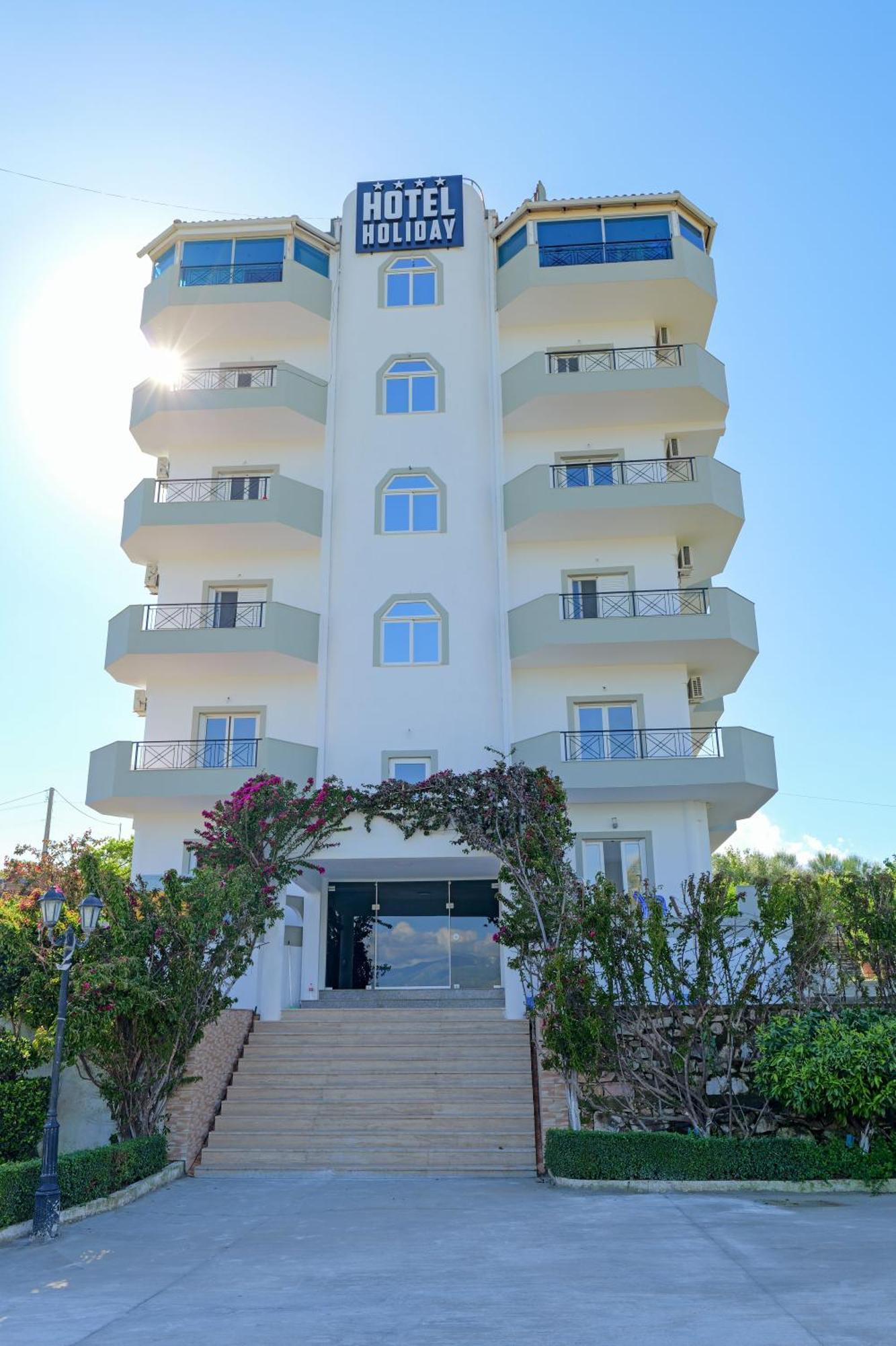 Hotel Holiday Саранда Экстерьер фото
