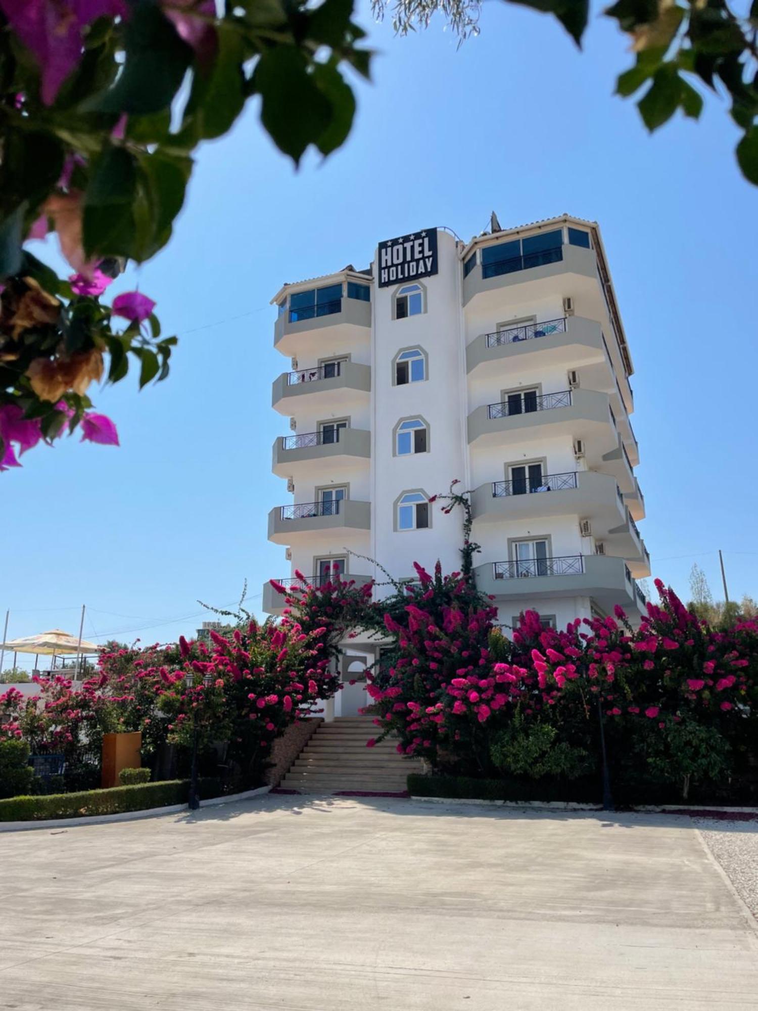 Hotel Holiday Саранда Экстерьер фото